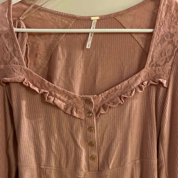 Free People Lace Button Detail Henley Top Long Sleeve - Picture 4 of 4